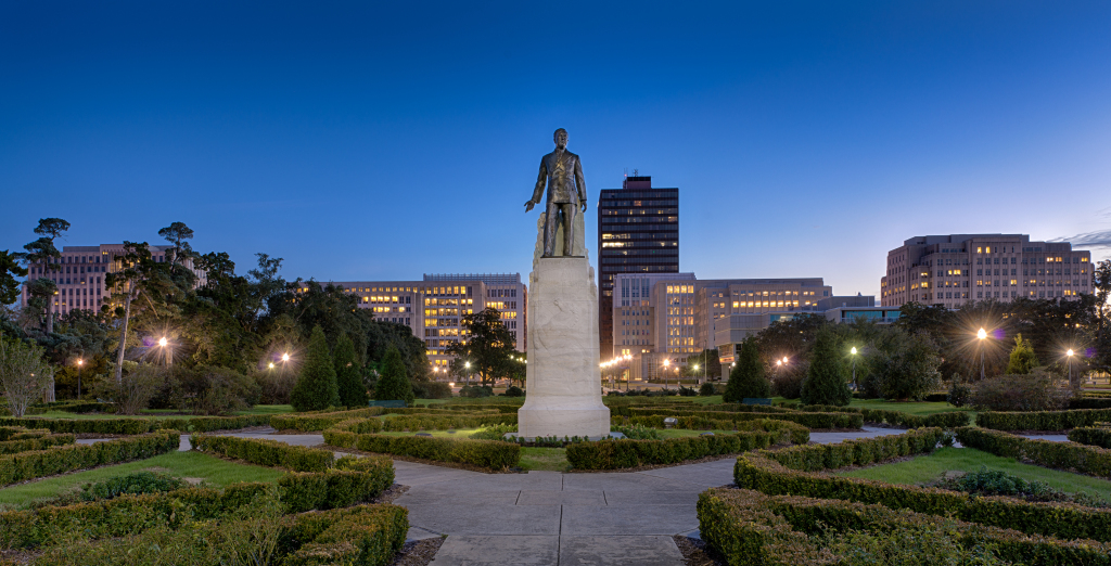 Huey-Long-Statue-at-State-Capitol